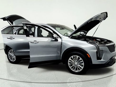 Certified 2024 Cadillac XT4 Premium Luxury w/ Cold Weather Package FWD image 14