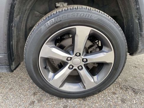 Used 2022 Jeep Grand Cherokee L Limited image 7