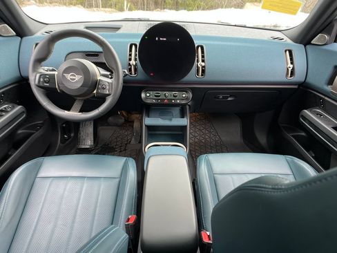 Used 2025 MINI Cooper Countryman S w/ Comfort Package Max image 13