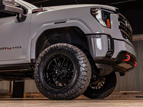 Used 2024 GMC Sierra 2500 AT4 w/ AT4 Preferred Package image 13