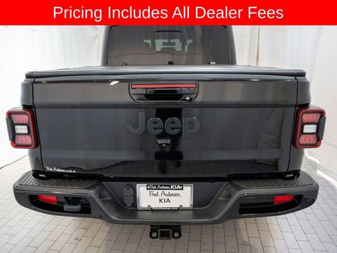 Used 2023 Jeep Gladiator Overland AWD/4WD image 4