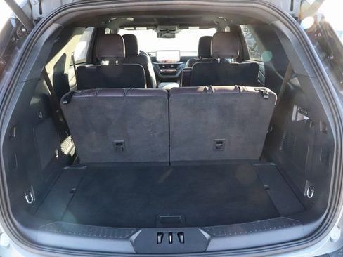Used 2025 Ford Explorer Platinum w/ LUX Leather Package image 8