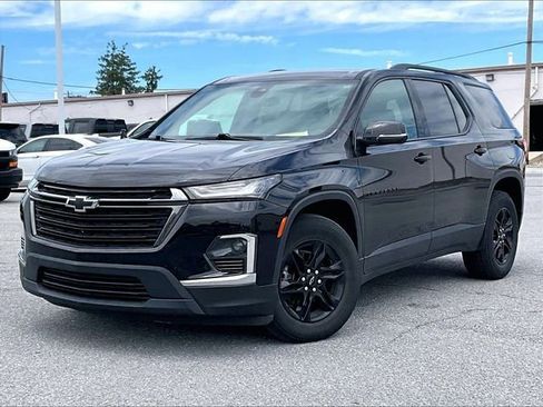 Used 2023 Chevrolet Traverse LT w/ Midnight/Sport Edition AWD/4WD image 2