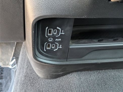 Used 2024 RAM 2500 Laramie AWD/4WD image 27