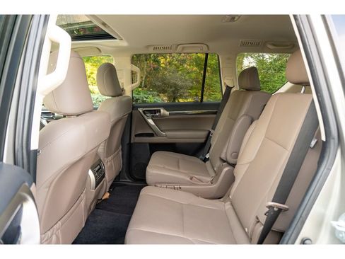Used 2021 Lexus GX 460 Premium AWD/4WD image 14