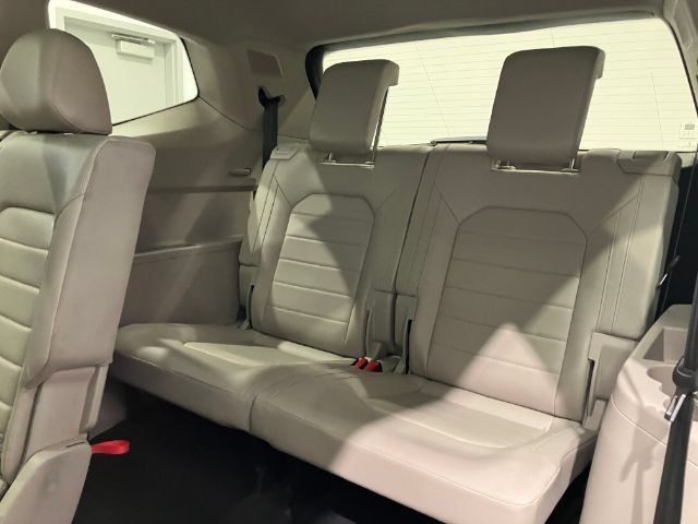 Used 2018 Volkswagen Atlas SEL Premium AWD/4WD image 44