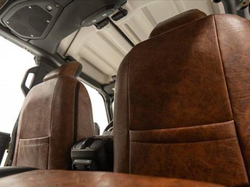 Used 2025 Jeep Gladiator Sport image 50