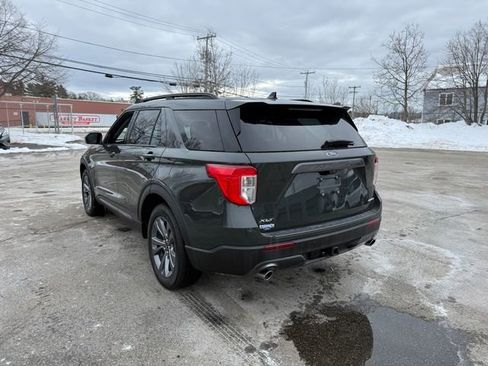 Used 2022 Ford Explorer XLT w/ Equipment Group 202A image 22