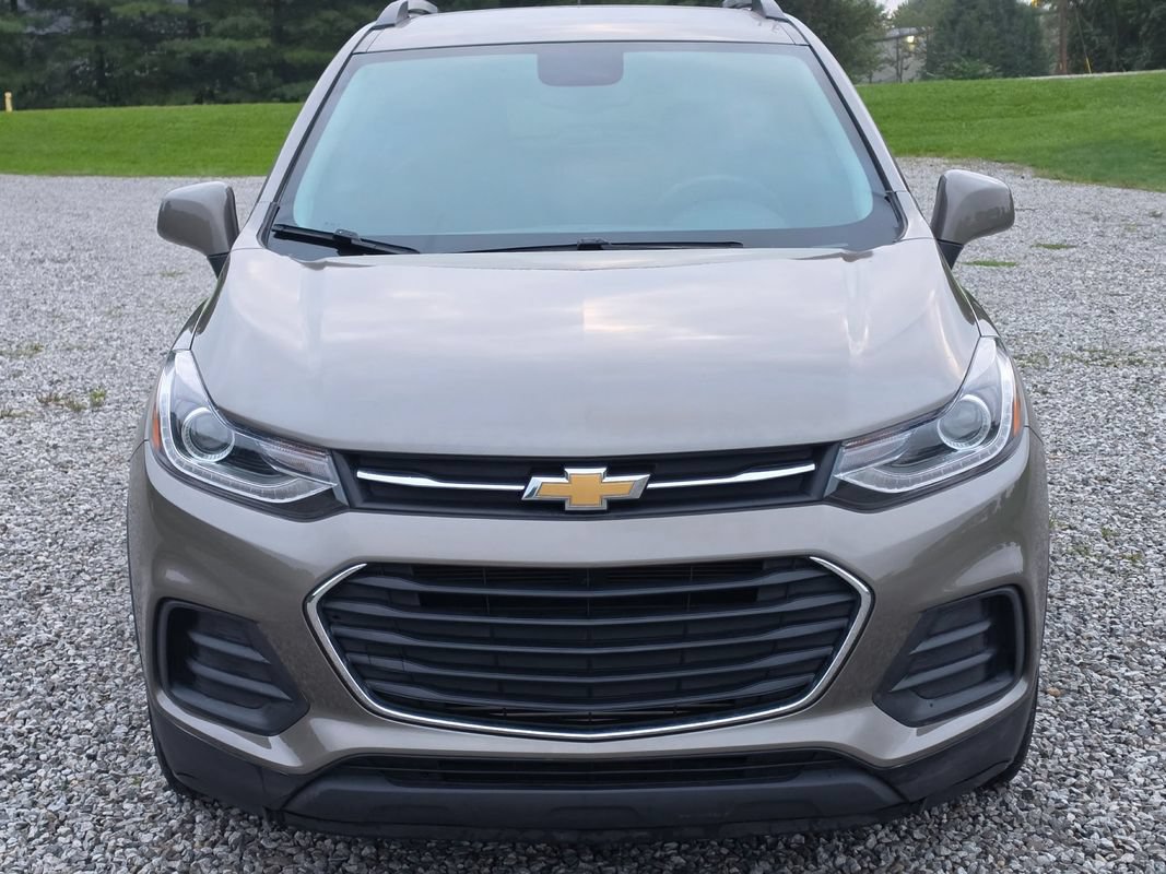 Used 2021 Chevrolet Trax LT FWD image 2