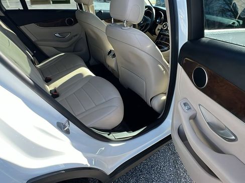 Used 2017 Mercedes-Benz GLC 300 image 19
