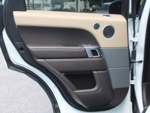 Used 2018 Land Rover Range Rover Sport HSE image 27