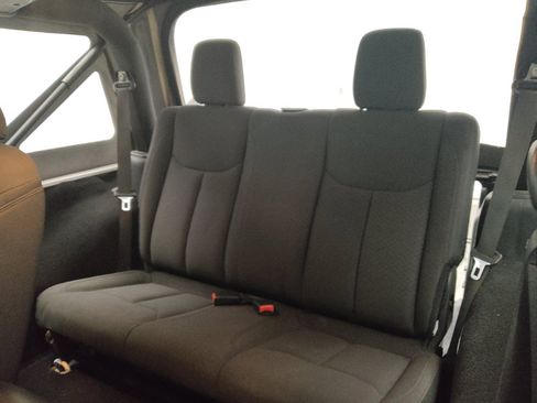 Used 2018 Jeep Wrangler Sport AWD/4WD image 18
