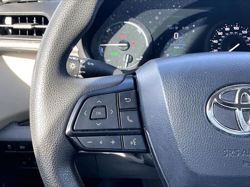 Certified 2024 Toyota Sienna LE image 21