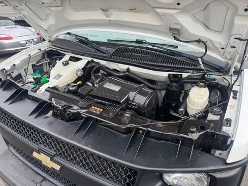 Used 2014 Chevrolet Express 1500 AWD image 16