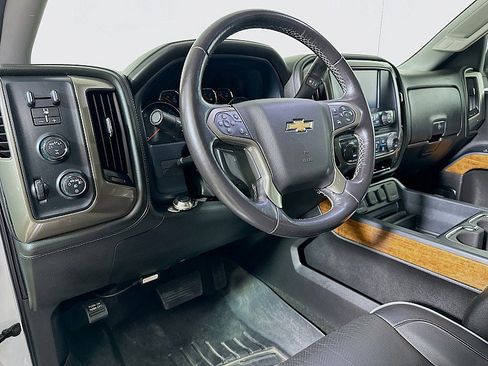 Used 2018 Chevrolet Silverado 1500 High Country AWD/4WD image 9