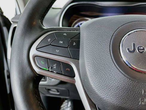 Used 2020 Jeep Cherokee Limited FWD image 15