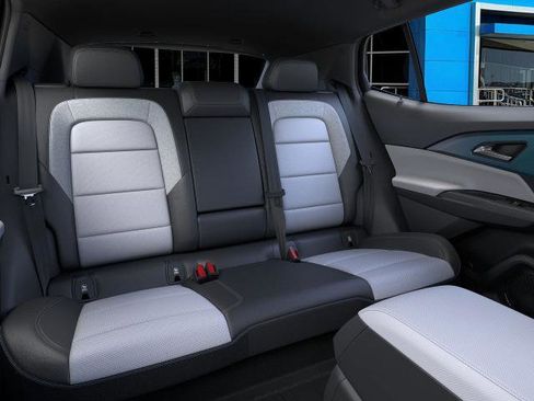 New 2026 Chevrolet Equinox EV LT image 17