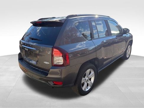 Used 2016 Jeep Compass Latitude image 6