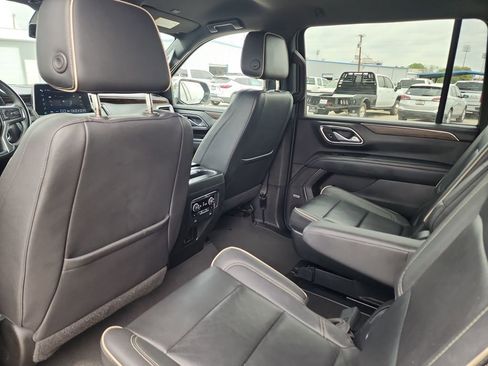 Used 2023 Chevrolet Suburban Premier image 39