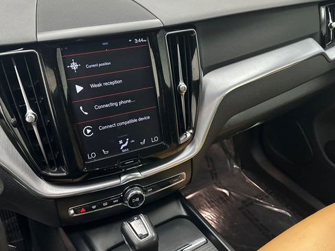 Used 2020 Volvo XC60 T6 Momentum image 14