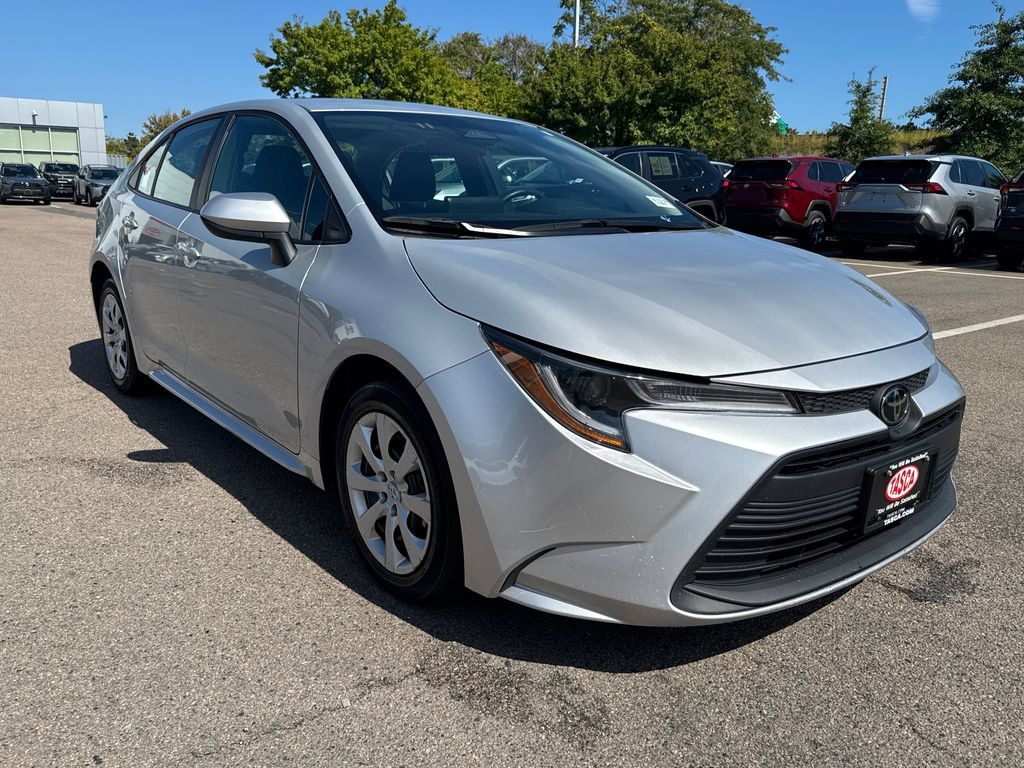 Used 2024 Toyota Corolla LE FWD image 9