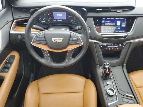 Used 2022 Cadillac XT5 Premium Luxury w/ Technology Package image 18