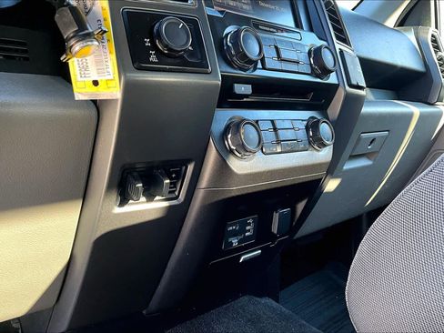 Used 2015 Ford F150 XLT w/ Equipment Group 302A Luxury image 34