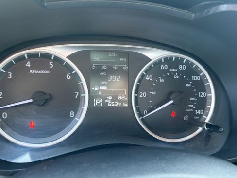 Used 2023 Nissan Versa S w/ Trunk Package FWD image 12