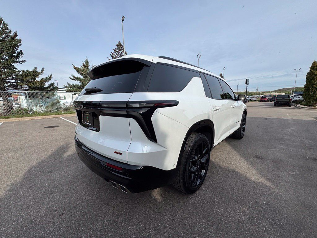 Used 2024 Chevrolet Traverse RS AWD/4WD image 8
