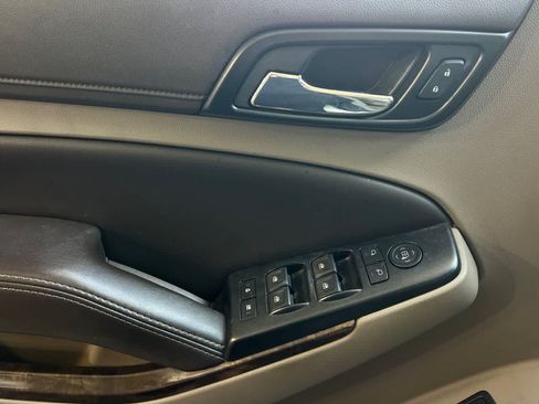 Used 2015 Chevrolet Suburban LT AWD/4WD image 15