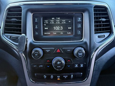 Used 2017 Jeep Grand Cherokee Laredo w/ Quick Order Package 23E image 25