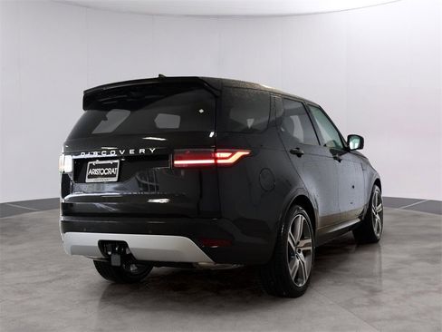 New 2025 Land Rover Discovery Metropolitan Edition image 14