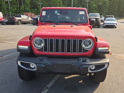 Used 2025 Jeep Wrangler Unlimited Sahara AWD/4WD image 2