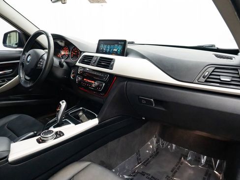 Used 2017 BMW 320i Sedan image 26