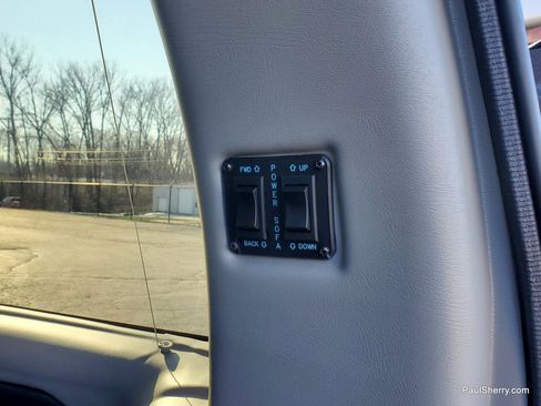 Used 2018 GMC Savana 2500 w/ Enhanced Convenience Package image 19