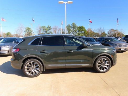 Certified 2022 Lincoln Nautilus Reserve image 8