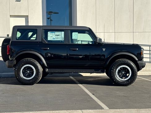 New 2025 Ford Bronco Base w/ Sasquatch Package image 2