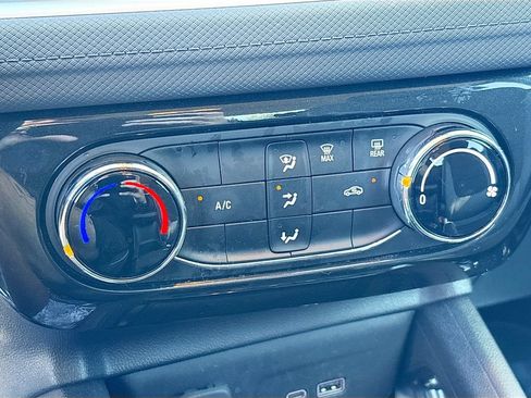 Used 2025 Chevrolet TrailBlazer LT AWD/4WD image 15