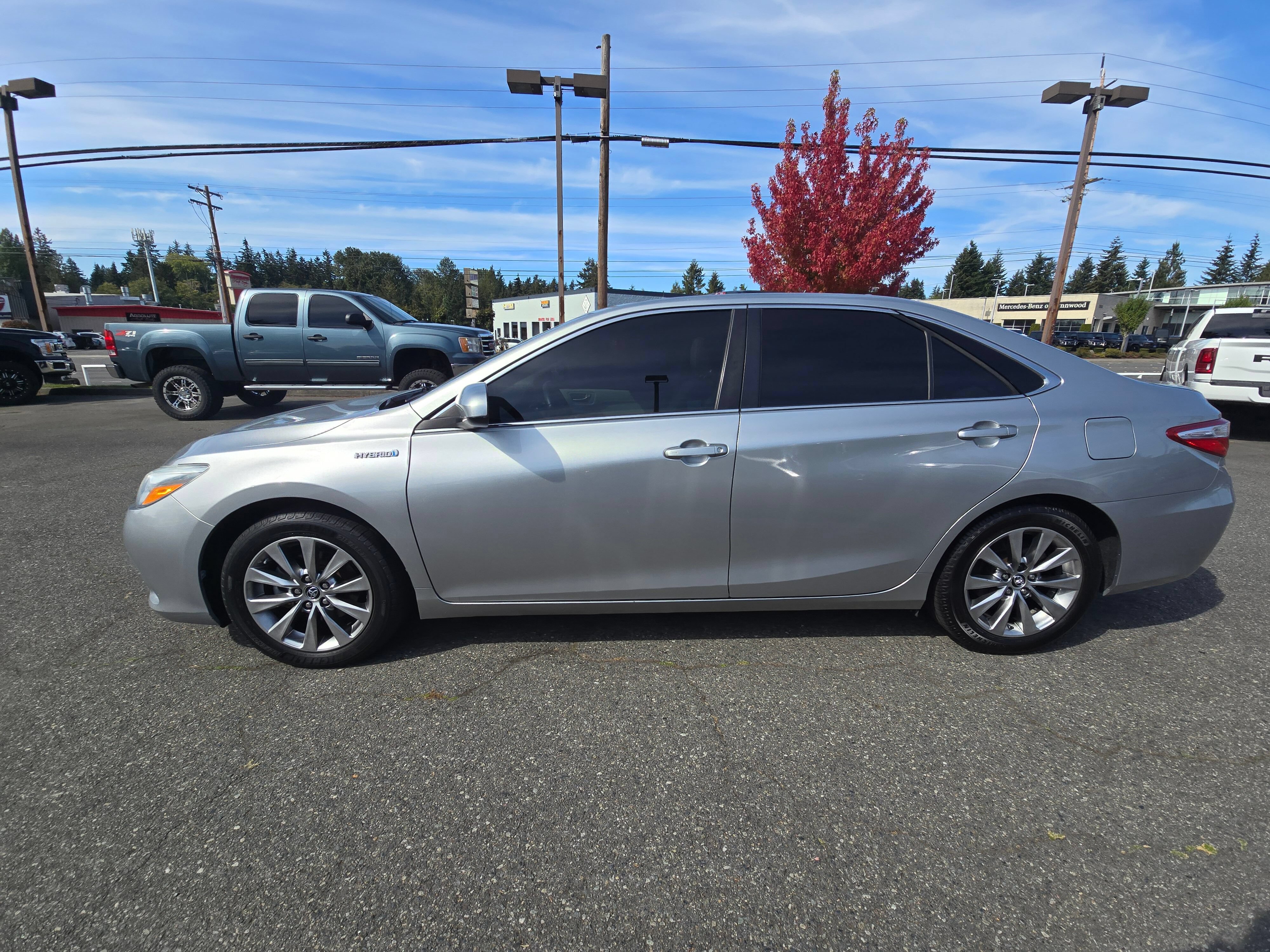 Used 2016 Toyota Camry XLE w/ Moonroof Package FWD image 4