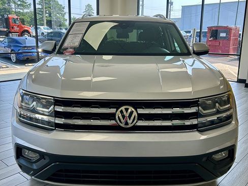 Used 2018 Volkswagen Atlas SE AWD/4WD image 2