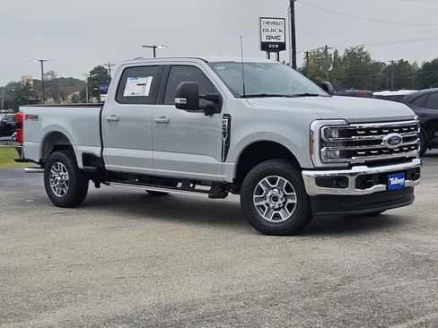 New 2025 Ford Explorer Active image 29