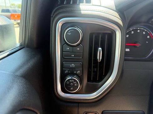 Used 2022 Chevrolet Silverado 2500 Custom w/ Custom Value Package AWD/4WD image 27