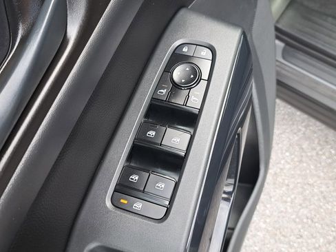 Used 2023 Nissan Pathfinder S image 22