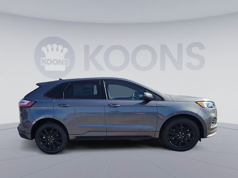 Used 2024 Ford Edge ST-Line w/ Class II Trailer Tow Package AWD/4WD image 2
