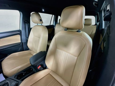 Used 2023 Volkswagen Tiguan SE AWD/4WD image 19