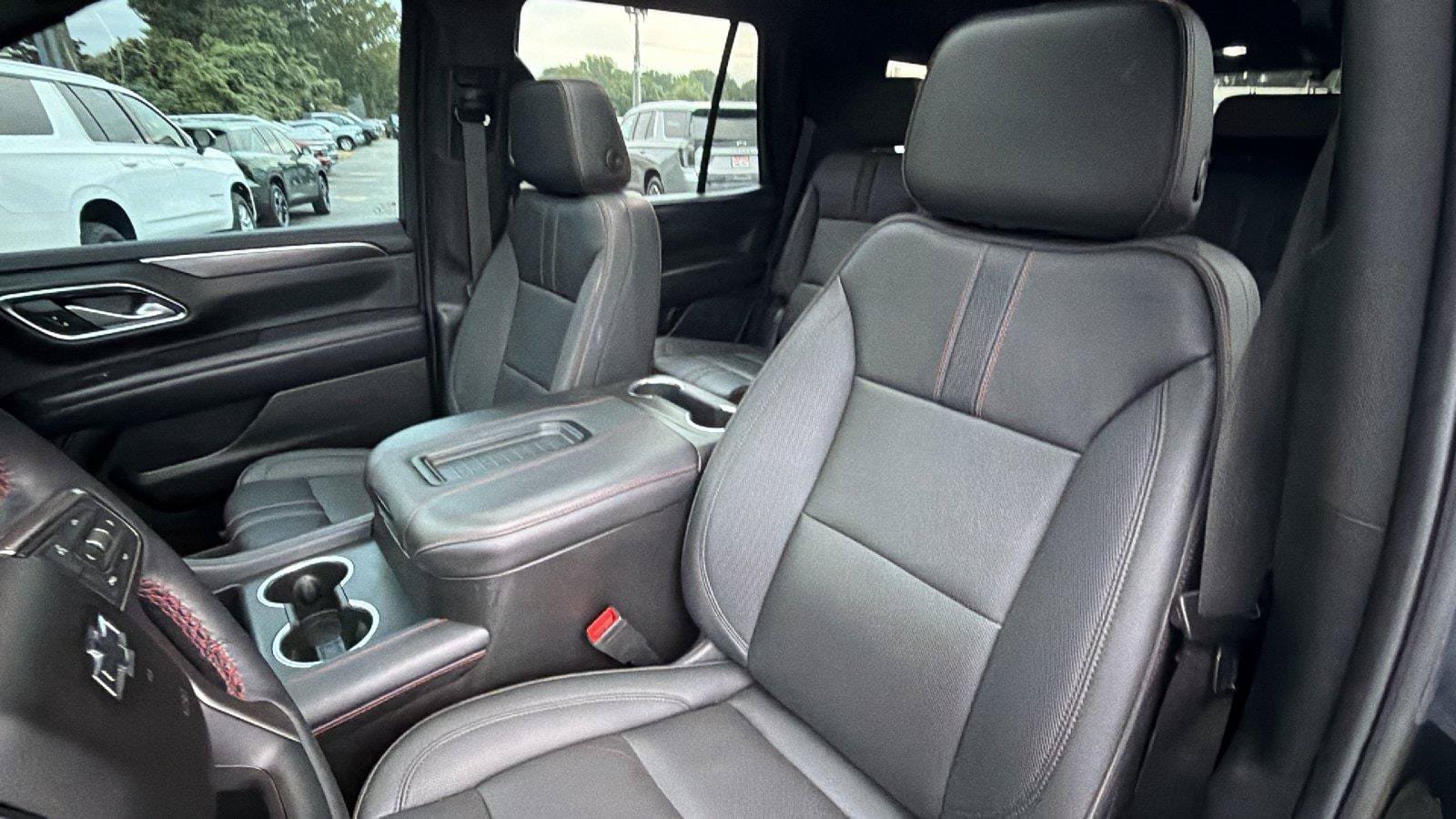 Used 2022 Chevrolet Tahoe RST w/ Luxury Package AWD/4WD image 5