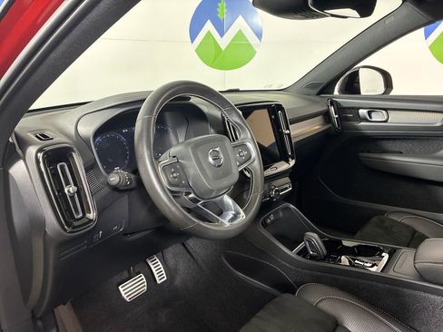 Used 2021 Volvo XC40 T5 R-Design w/ Advanced Package image 24