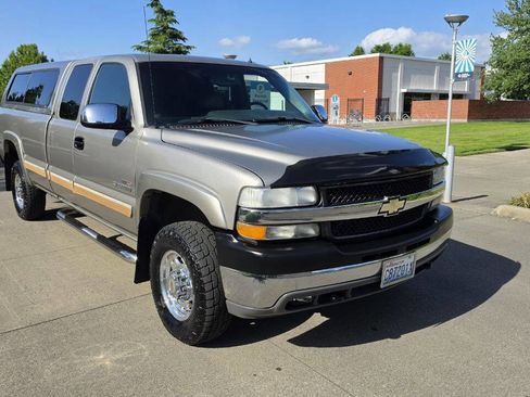Used 2001 Chevrolet Silverado 2500 LT w/ Off-Road Skid Plate Pkg AWD/4WD image 3