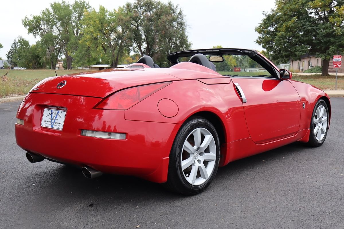 Used 2004 Nissan 350Z Enthusiast RWD image 18