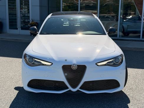 Used 2023 Alfa Romeo Giulia Estrema AWD/4WD image 8